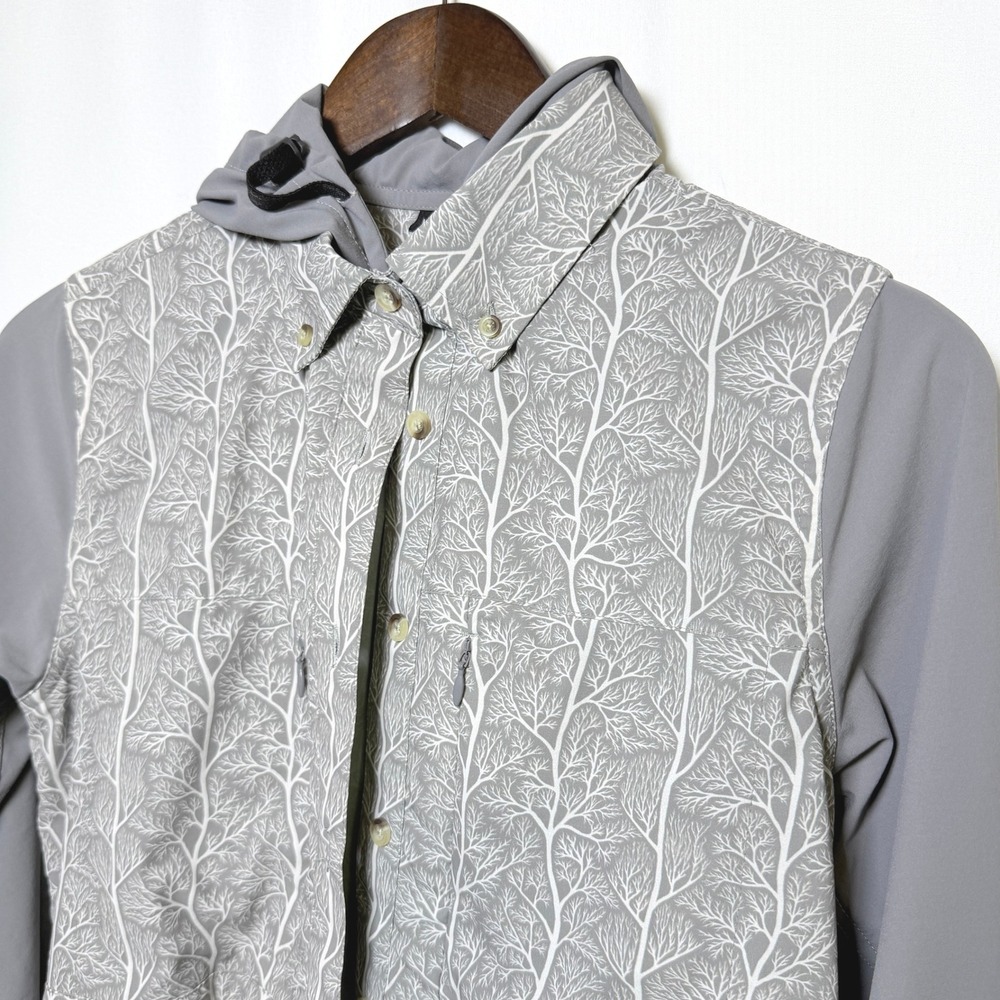 Jolly Gear Triple Crown Button Down Sun Hoodie Grey Tree Branch Print Womens S